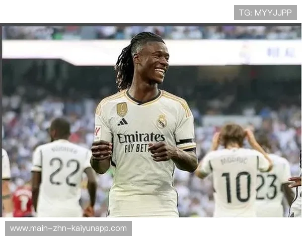 皇马中场节奏加快，卡马文加突破后射门偏出