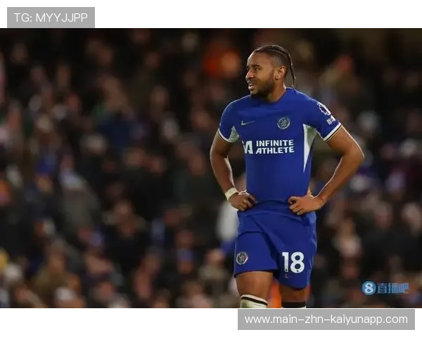 切尔西反击速度奇快，恩昆库低平球轻松命中