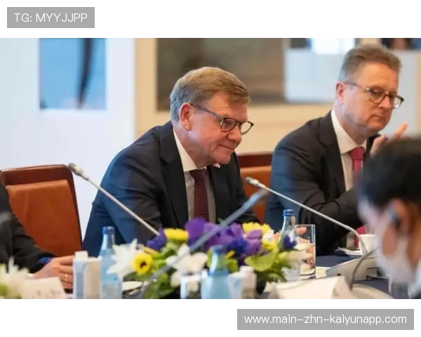 英媒独家:高层秘密会谈或定主帅人选 英媒独家:高层秘密会谈或定主帅人选