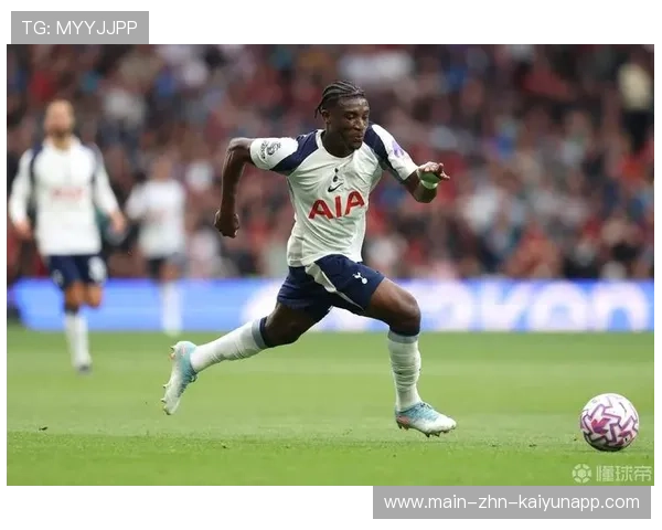 西汉姆边锋内切劲射挂网，带来惊艳表现